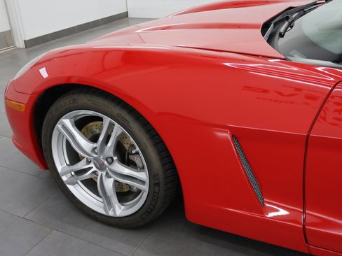 Used 2006 Chevrolet Corvette Convertible w/ Preferred Equipment Group RWD image 29