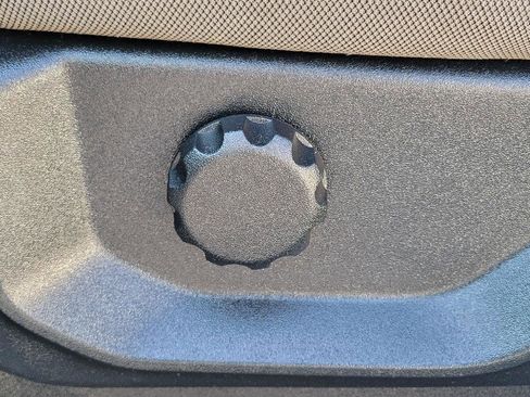 Used 2018 Ford F150 XLT image 9