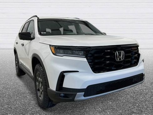 New 2025 Honda Pilot TrailSport image 11