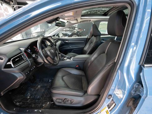 Used 2023 Toyota Camry XSE image 9