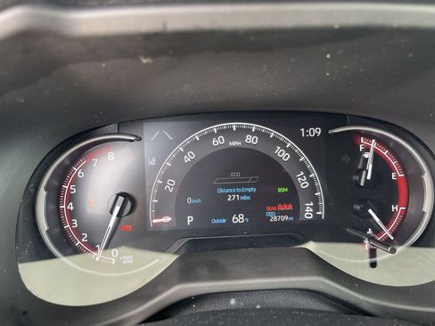 Used 2024 Toyota RAV4 XLE AWD/4WD image 15