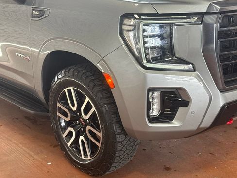 Used 2024 GMC Yukon XL AT4 w/ Technology Package AWD/4WD image 10