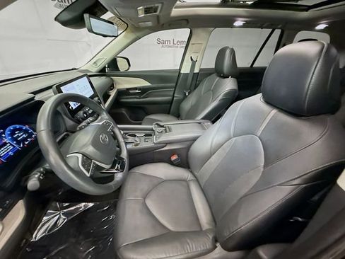 Used 2024 Toyota Grand Highlander AWD image 21