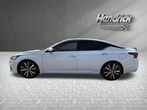 Used 2020 Nissan Altima 2.0 Platinum FWD image 7