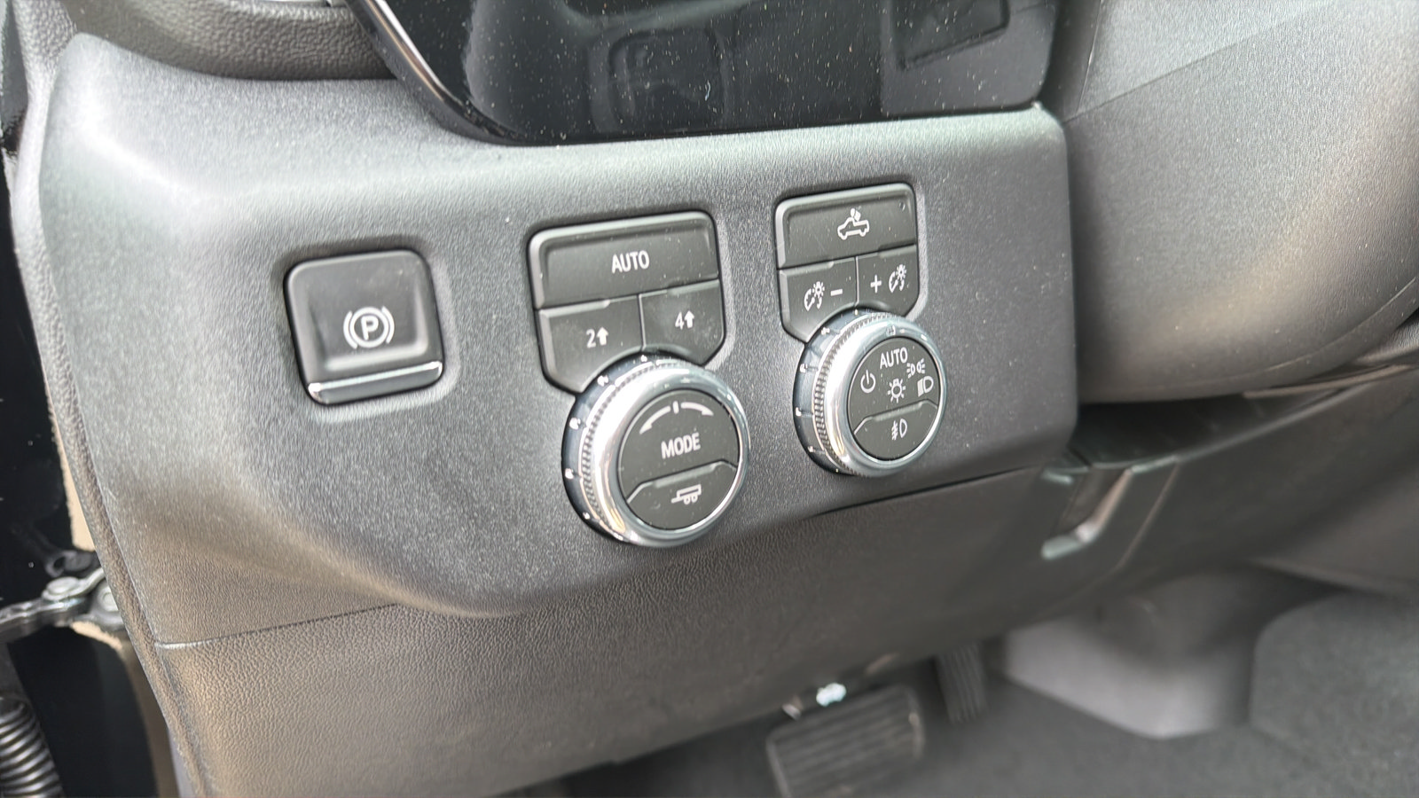 Used 2026 GMC Sierra 1500 Elevation w/ Elevation Select Package AWD/4WD image 24