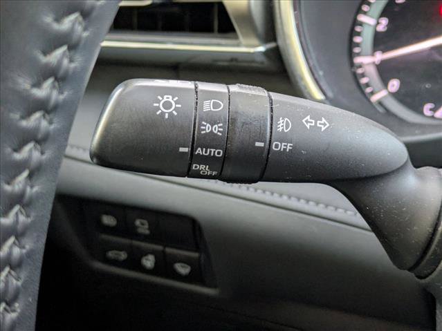Used 2021 Toyota Highlander Limited FWD image 7