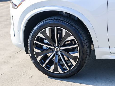 New 2026 Volvo XC90 B6 Ultra w/ Protection Package image 9