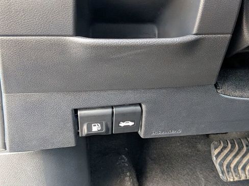 Used 2023 Nissan Kicks SV FWD image 34