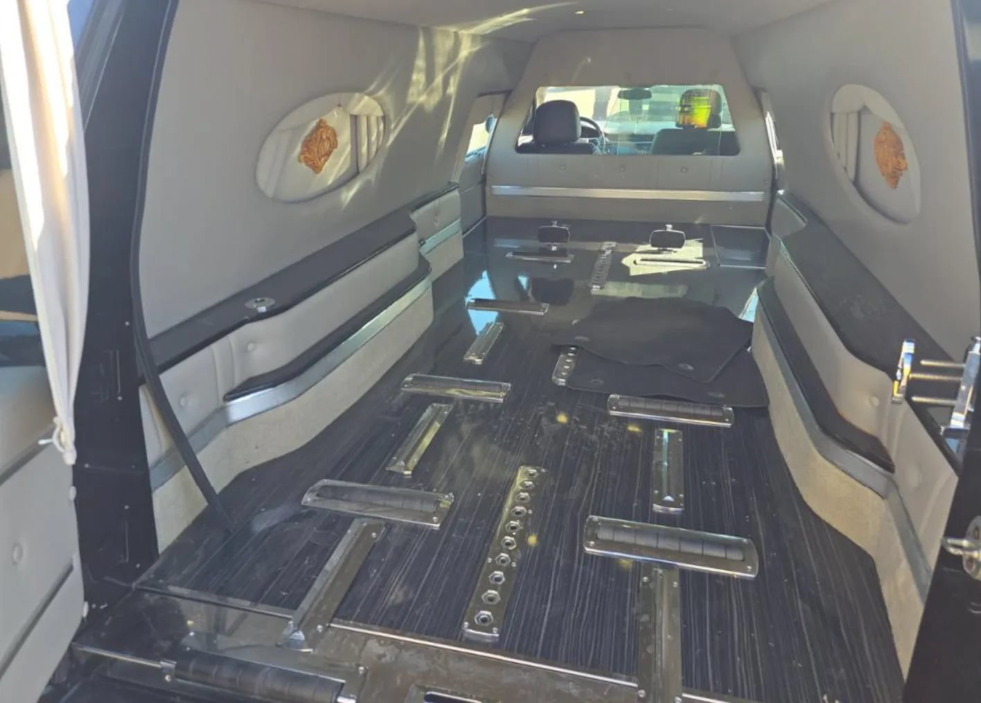Used 2015 Cadillac XTS Hearse FWD image 10