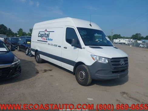 Used 2022 Mercedes-Benz Sprinter 2500 image 1