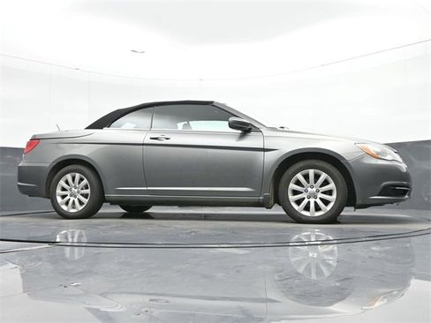 Used 2013 Chrysler 200 Touring image 11