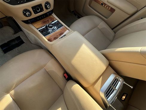 Used 2011 Rolls-Royce Ghost image 29
