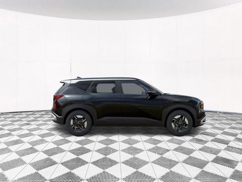 New 2027 Kia Seltos LX FWD image 9