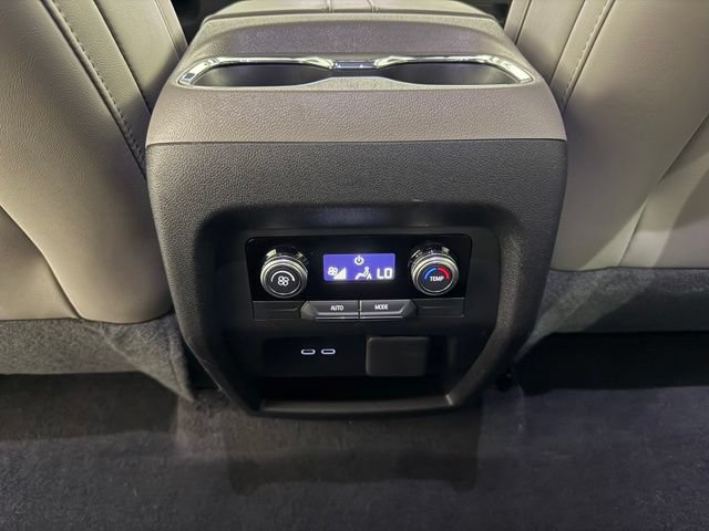 Certified 2026 GMC Acadia Elevation w/ Elevation Premium Package FWD image 27