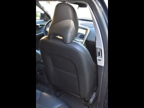 Used 2016 Volvo XC60 T5 Platinum FWD image 26