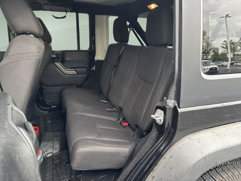 Used 2017 Jeep Wrangler Unlimited Sport w/ Quick Order Package 24S AWD/4WD image 10
