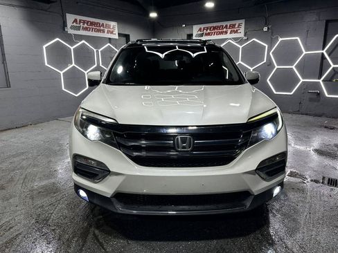 Used 2017 Honda Pilot Touring image 9