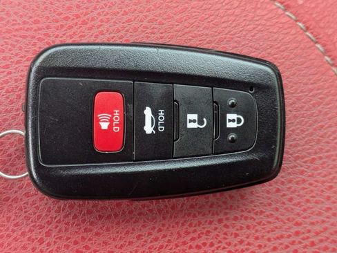 Used 2022 Toyota Camry XSE w/ Navigation Package FWD image 30