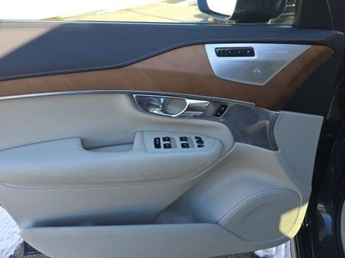 Used 2019 Volvo XC90 T6 Inscription w/ Luxury Package image 17