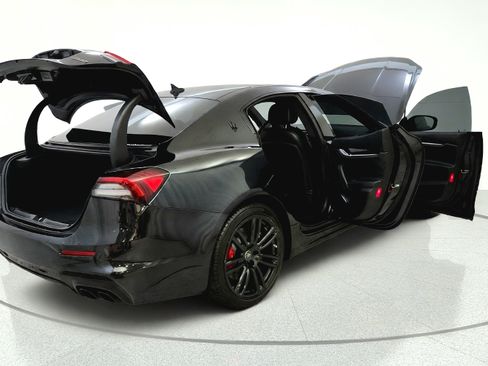 Used 2023 Maserati Ghibli Modena RWD image 14