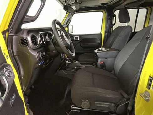 Used 2023 Jeep Wrangler Unlimited w/ Cold Weather Group AWD/4WD image 10