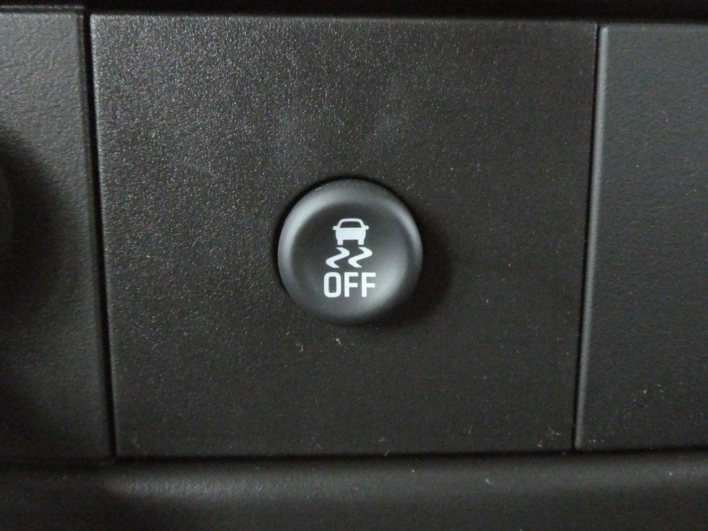 Used 2025 GMC Savana 3500 w/ Power Convenience Package RWD image 14