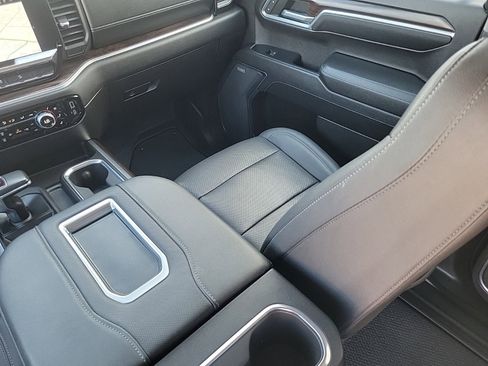 Used 2022 GMC Sierra 1500 SLT w/ SLT Convenience Package image 19