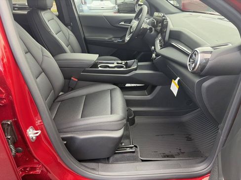New 2027 Chevrolet Equinox LT w/ Convenience Package II AWD/4WD image 17