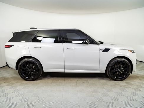 Used 2023 Land Rover Range Rover Sport SE Dynamic image 26