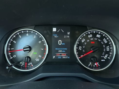 Used 2022 Toyota RAV4 XLE AWD/4WD image 17
