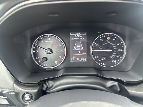 Used 2022 Subaru Outback Premium AWD/4WD image 5