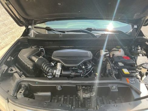 Used 2023 GMC Acadia AT4 w/ Technology Package AWD/4WD image 25