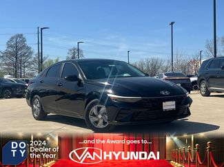 New 2026 Hyundai Elantra SE video 1