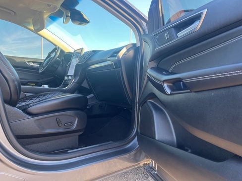 Used 2024 Ford Edge Titanium image 19