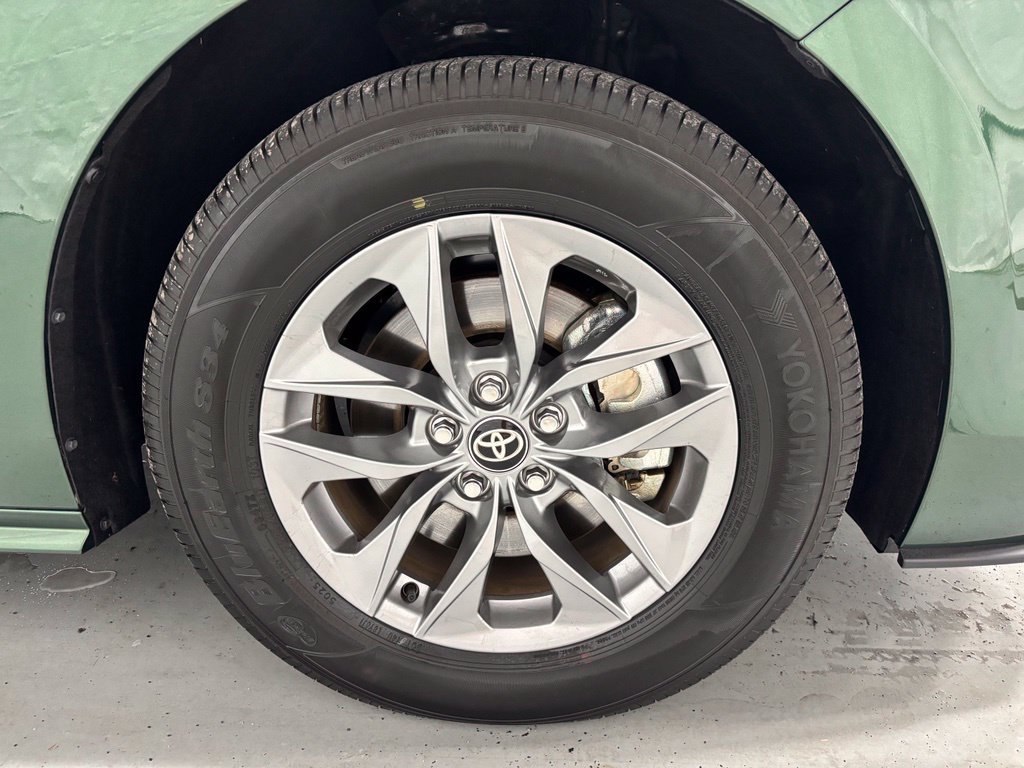 Used 2026 Toyota Sienna LE FWD image 67