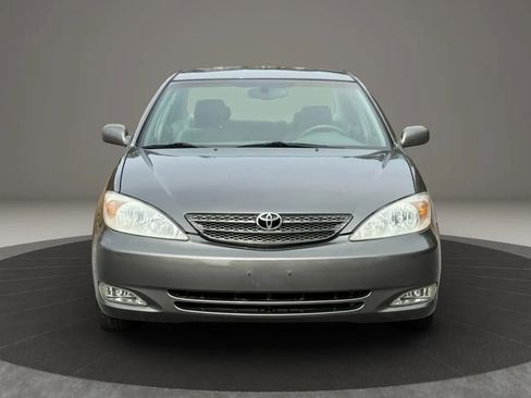 Used 2003 Toyota Camry LE image 2