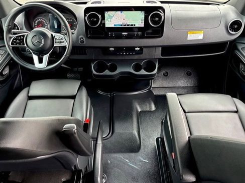 Used 2024 Mercedes-Benz Sprinter 3500 image 29