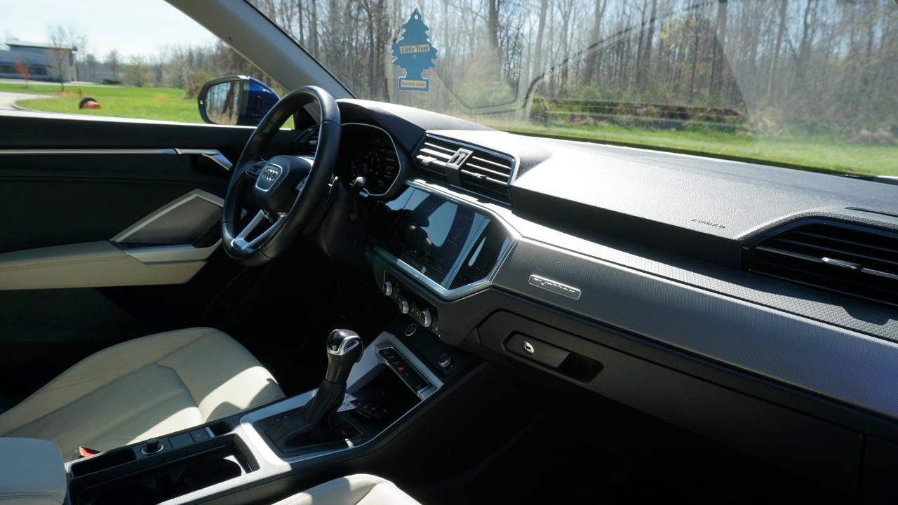 Used 2023 Audi Q3 2.0T Premium Plus w/ Premium Plus Package AWD/4WD image 37
