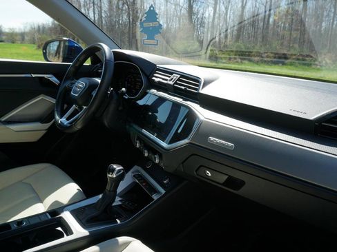 Used 2023 Audi Q3 2.0T Premium Plus w/ Premium Plus Package image 37