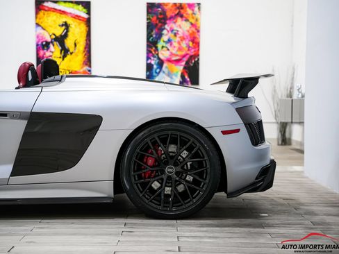 Used 2018 Audi R8 V10 w/ Carbon Exterior Package AWD/4WD image 14