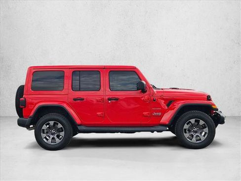 Used 2018 Jeep Wrangler Unlimited Sahara image 4