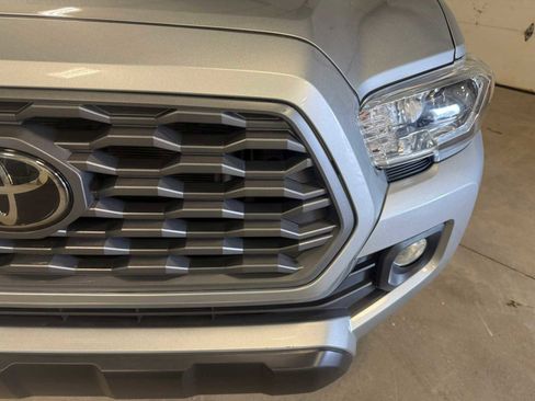 Certified 2023 Toyota Tacoma TRD Off-Road AWD/4WD image 5