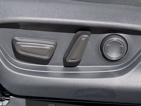 Used 2026 Toyota Camry SE FWD image 28