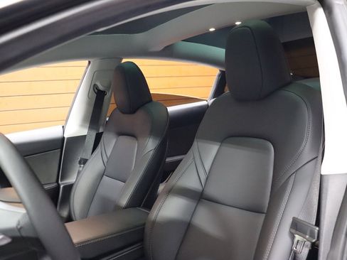 Used 2023 Tesla Model 3 Standard Range image 39