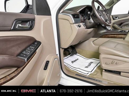 Used 2016 Chevrolet Suburban LT RWD image 8