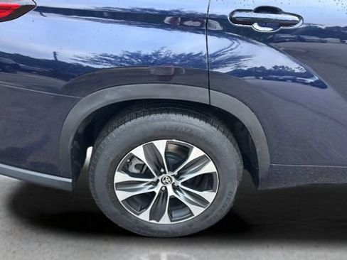 Used 2020 Toyota Highlander XLE FWD image 37