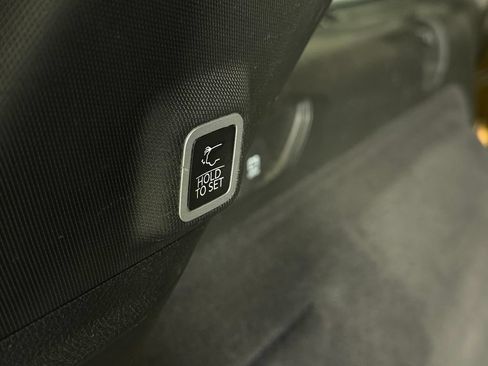 Used 2023 Jeep Grand Cherokee Summit AWD/4WD image 23