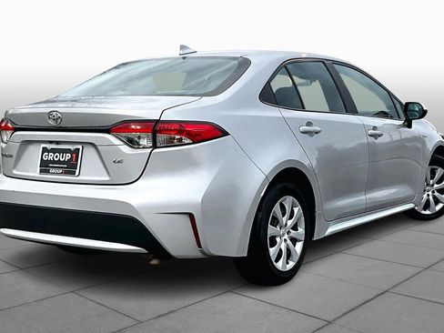 Used 2022 Toyota Corolla LE image 12