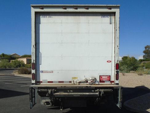 Used 2021 Isuzu NPR image 4