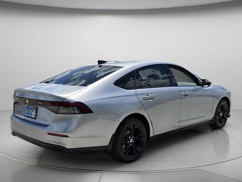 Used 2025 Honda Accord SE image 7
